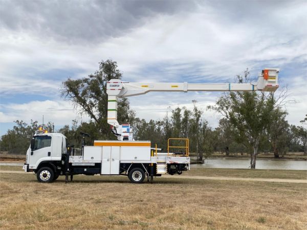 2009 ISUZU FSR EWP FH 850 LONG image