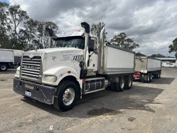 2012 Mack Trident Truck & Dog image