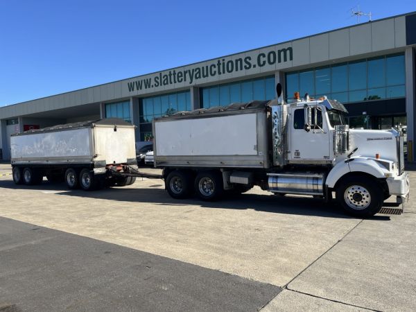 2013 Western Star 4800FS2 6x4 Tipper & 2005 Hercules Quad Dog image