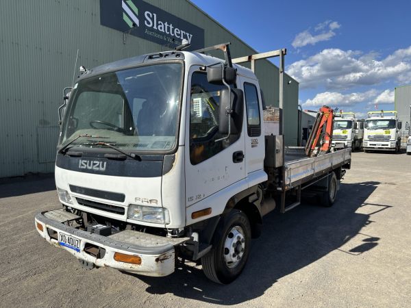 2005 Isuzu F3 FRR500 (4x2) Tray Truck image