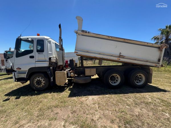 2011 Isuzu CXY GIGA image