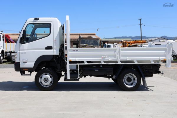 2025 Fuso Canter 4x4 image