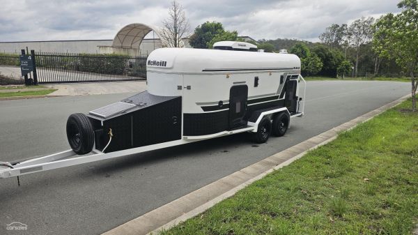 2025 McNeill 4 dog super deluxe image