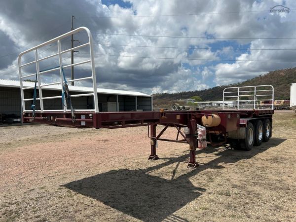 2017 Barker Heavy Duty Tri Axle image