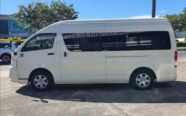 2013 TOYOTA HIACE COMMUTER TRH223R MY12 image