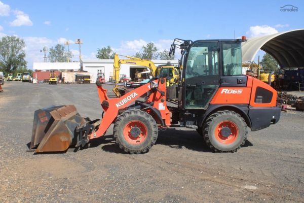 2020 KUBOTA R065 image
