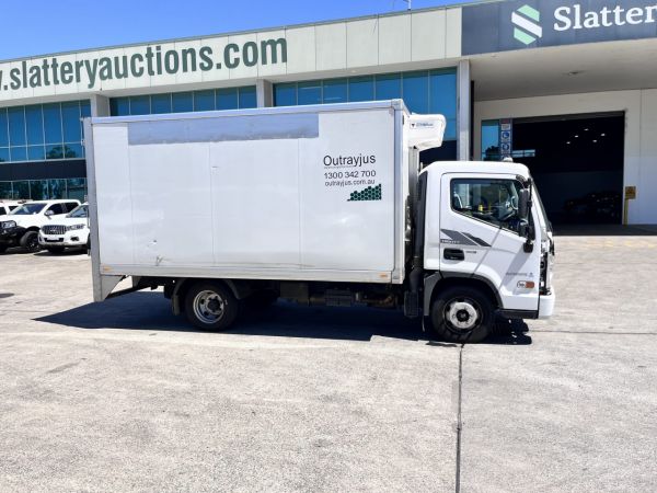 2022 Hyundai EX6 EX 6 4x2 Refrigerated Pantech image