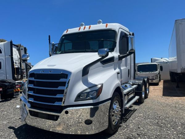 2023 FREIGHTLINER CASCADIA 116 Prime Mover image