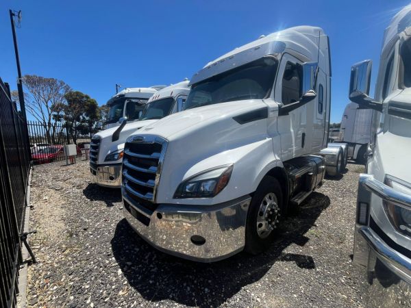 2020 FREIGHTLINER CASCADIA 116 Prime Mover image
