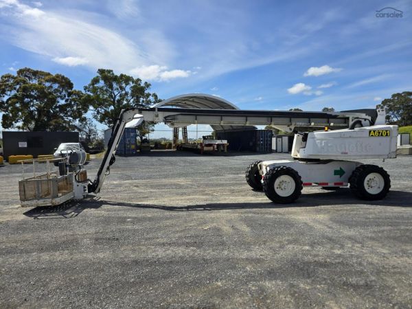 2014 Haulotte HT 23 RTJ 450KG 240V Outlets image