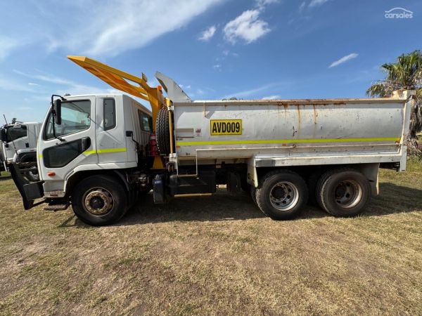 2013 Fuso Fighter 2427 image