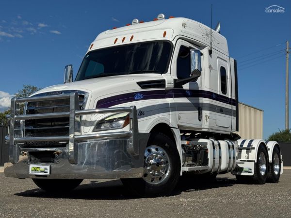 2020 Freightliner Cascadia 600HP image