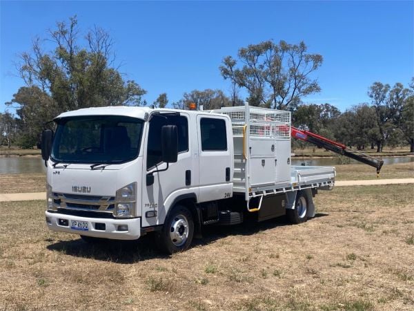2016 ISUZU NPR CREW Crane Truck N MY15 75-190 image