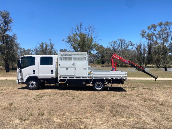 2016 ISUZU NPR CREW Crane Truck N MY15 75-190 image