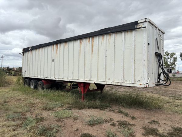 1990 Freighter Tri-Axle Walking Floor image