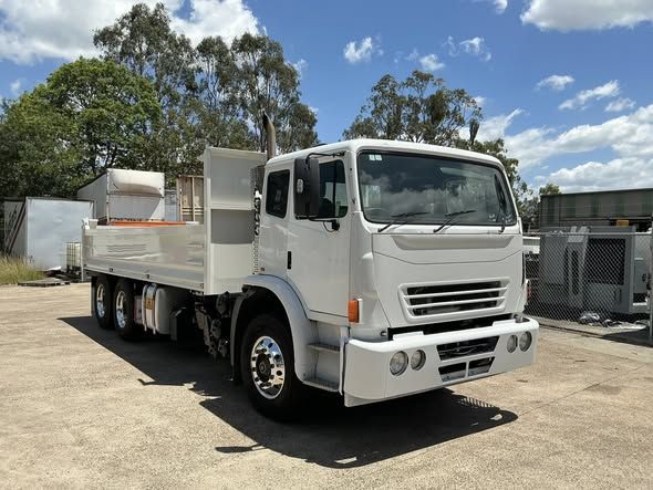 2011 Acco COMBO TIPPER image