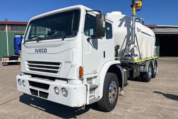 2013 Iveco Acco TTI 15,000L Water Truck Great Condition image
