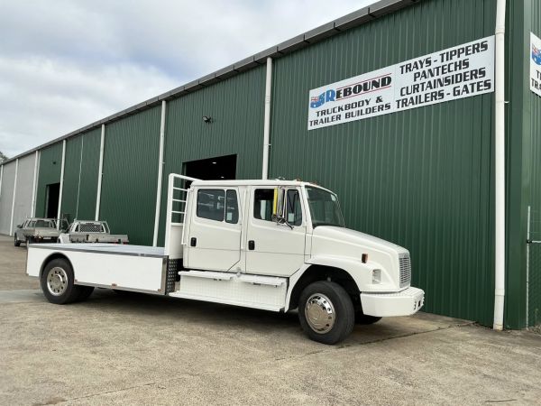 Freightliner Fl80 4x2 image
