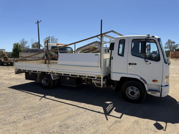2014 Mitsubishi Fuso FIGHTER TRAY BODY image