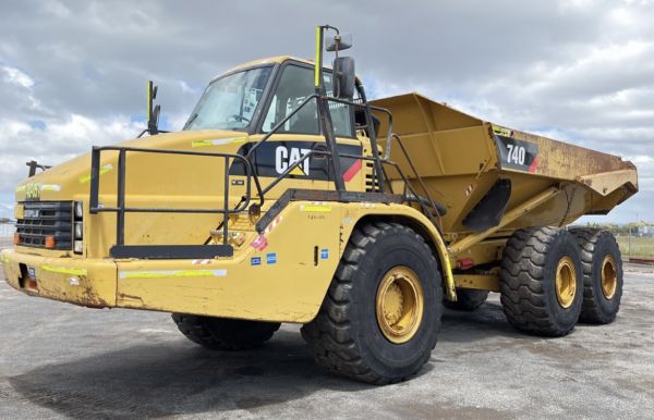 2008 Caterpillar 740 Articulated Dump Truck image