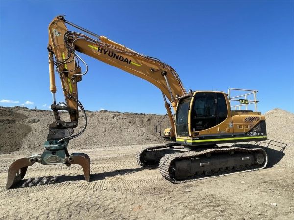 2015 HYUNDAI ROBEX 210 LC-9 Excavator image