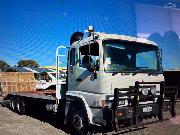 2003 Mitsubishi Fv 500 image