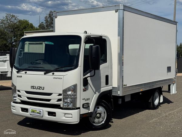 2021 Isuzu N Series NNR 45-150 Vanpack Vanpack image