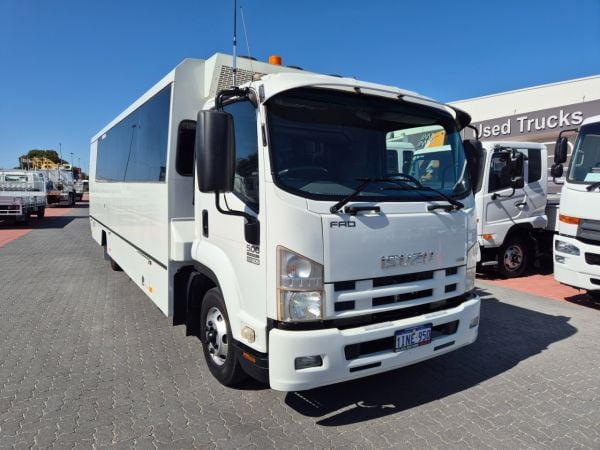 2012 Isuzu FRR500 City bus 30 Seat Bus image