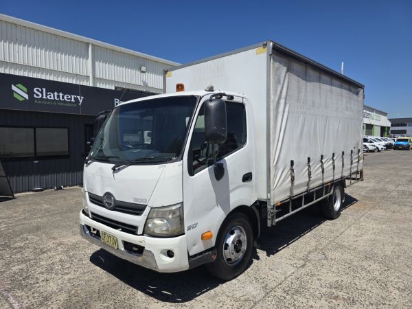 2012 Hino 300 917 4x2 Curtainsider (Manual) (8.5T GVM) image
