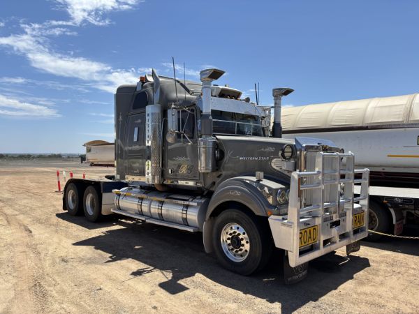 2013 Western Star 4900FX 6x4 Prime Mover image