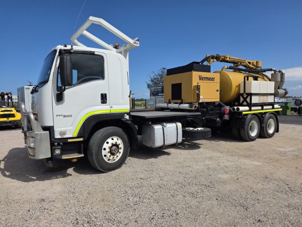 2018 Isuzu FVZ 6x4 Vacuum image