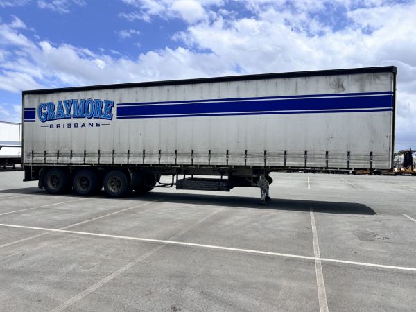 2018 Vawdrey VB S3 Tri-Axle Curtainsider image