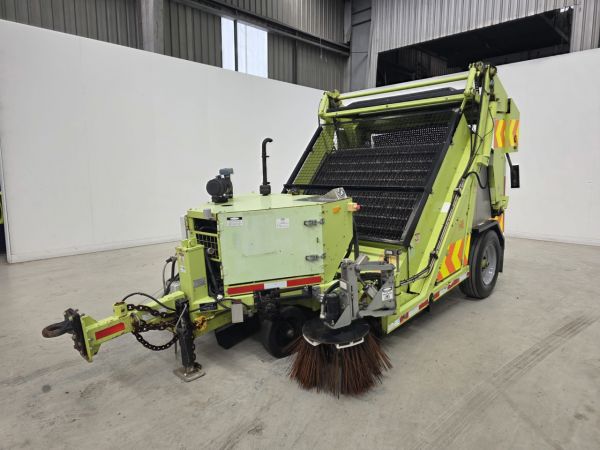 2016 Barber Road Rake Trailer image