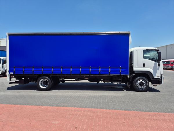 2011 Isuzu FTR900 Curtainsider 12 Pallet Tautliner and Lift image