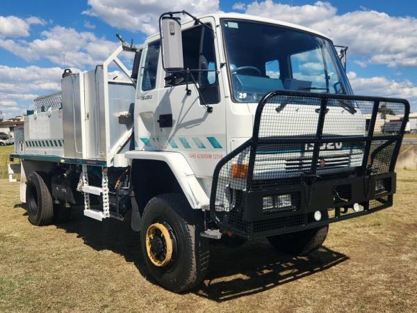 1996 ISUZU FTS700 Fire Truck image