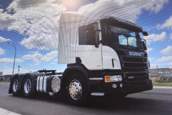 2017 Scania P440 2017 6X2 image