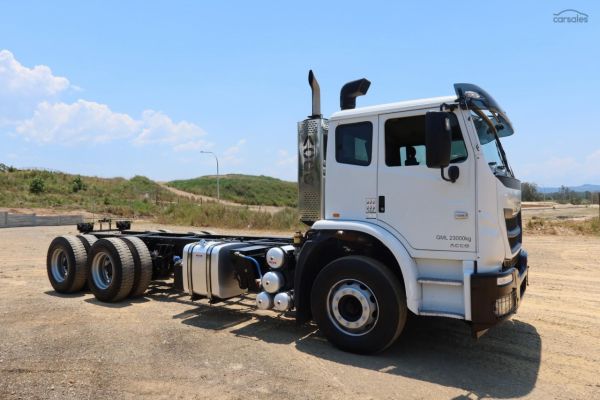 2017 Iveco Acco F2350G 280 6x4 Auto image