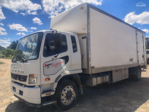 2013 Mitsubishi Fighter 1627 image