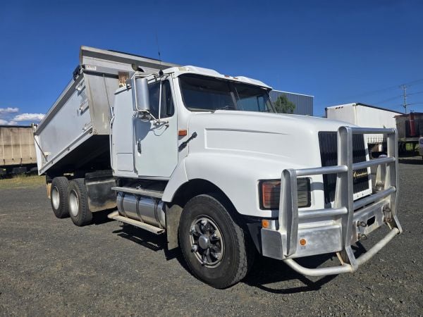 1994 INTERNATIONAL 3600 Dump Truck image