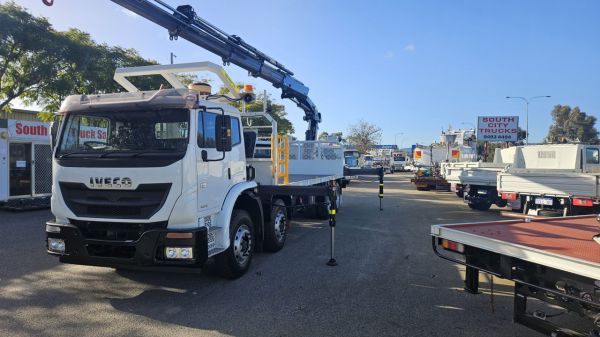 2014 IVECO ACCO TRAY CRANE TRUCK image
