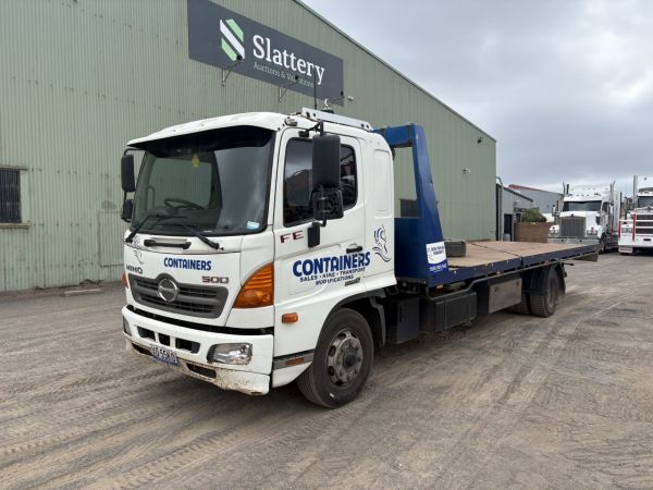 2013 Hino FE7J FG1J 500 4x2 Tilt Tray image