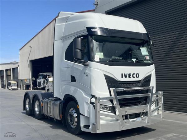 2024 Iveco S-Way AS700 image