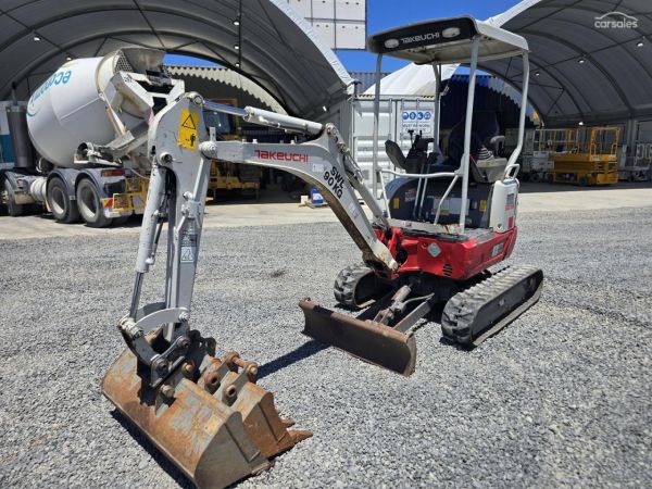 2019 Takeuchi TB215R Mini Excavator Rubber Track image