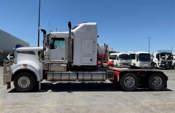 1999 Kenworth T904 Prime Mover image
