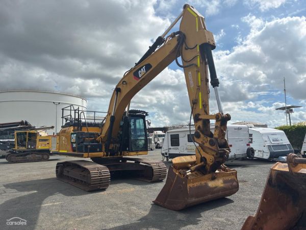 2015 Caterpillar 324EL image