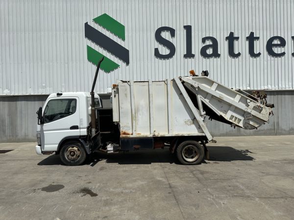 2007 Mitsubishi Canter 7/800 4x2 Garbage Compactor image
