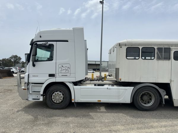 2012 Mercedes Actros 1844 4x2 Prime Mover image
