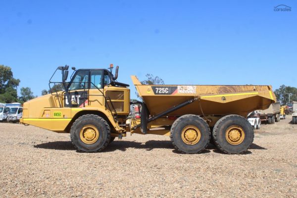 2016 Caterpillar 725C2 image