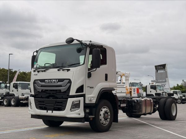 2026 Isuzu FVR 170-300 Cab chassis NEW MODEL image