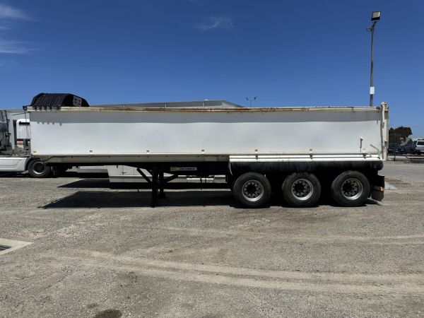 2017 Stonestar Semi BD-RT Tri-Axle Tipper Trailer. image